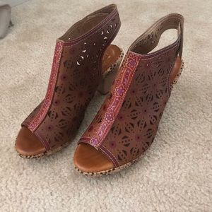 L’artiste spring step wedge